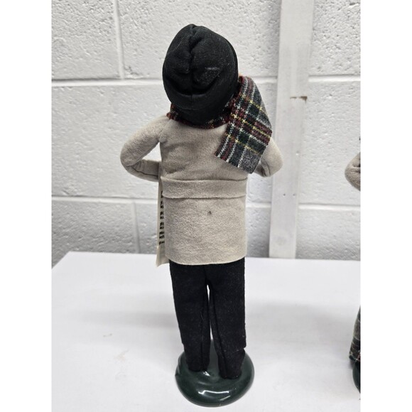 Byers Choice Retired 1988 Woman Caroler DATED/SIGNED Man for free - Picture 11 of 13